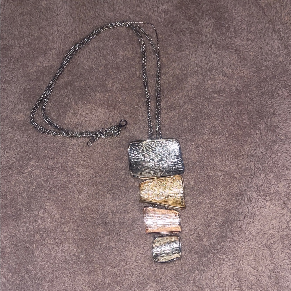 Elegant Silver and Gold Pendant Necklace